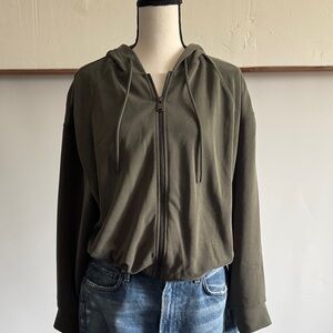Athleta Women's  Jacket in Olive. Bubble style